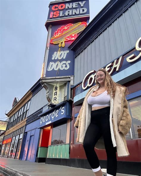 amelia_wet-angel | Living in a dream; please don’t wake me up. 🍃🌞☁️