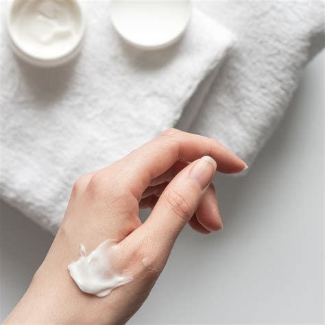 Formulations with Azelaic Acid – Justglow.co.uk