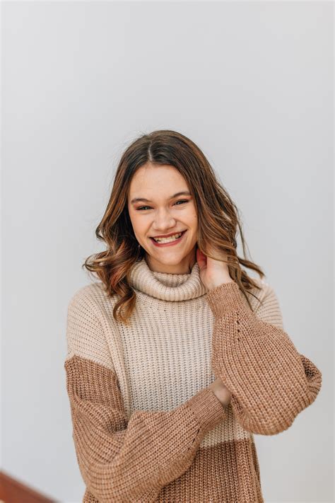 Des Moines Iowa and Ames Senior Photographers // Elizabeth — Des Moines