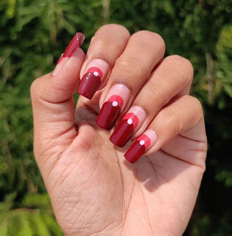 25 Maroon Nail Designs for a Fall manicure idea - The Beauty Pursuit