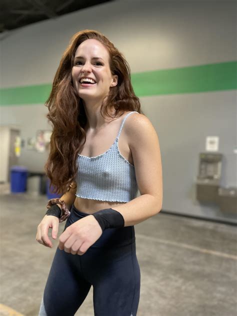 Let’s normalize to work braless😈 : r/braless