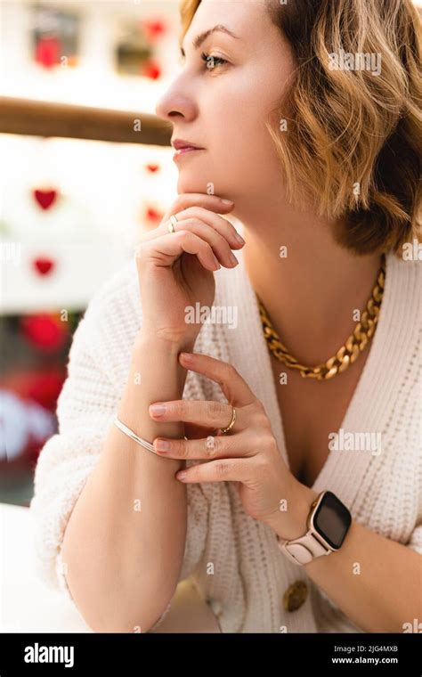 Female leaning on table hi-res stock photography and images - Alamy
