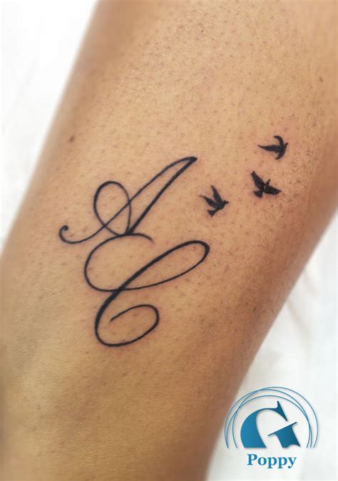 Tatouage De Lettres Cursives