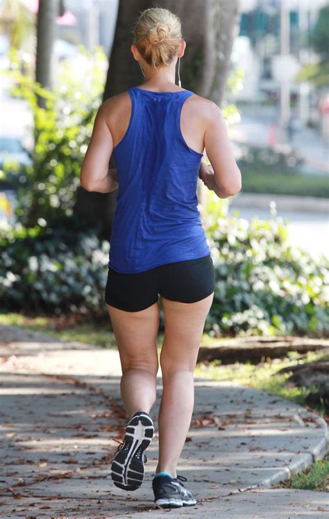 CLAIRE DANES Out Jogging in Brentwood 09/23/2015 – HawtCelebs