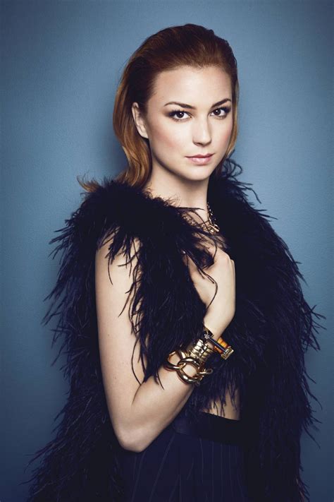 Emily VanCamp Outfits & Style Photos • CelebMafia
