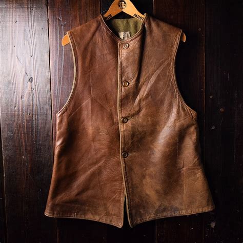 40's ジャーキンベストBRITISH ARMY レザーベスト｜ Feeet 古着通販 名古屋 大須 VINTAGE メンズ