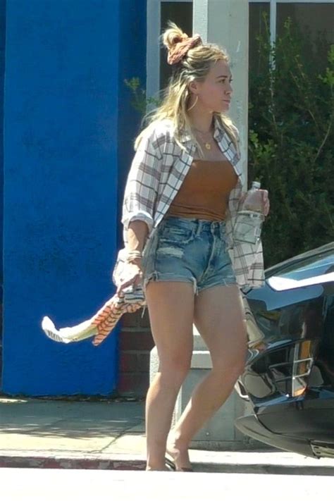 Hilary Duff Sexy Topless (70 Photos) - Sexy e-Girls🔞
