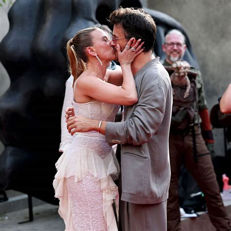 Jonathan Bailey Defends Scarlett Johansson Red Carpet Kiss | Us Weekly