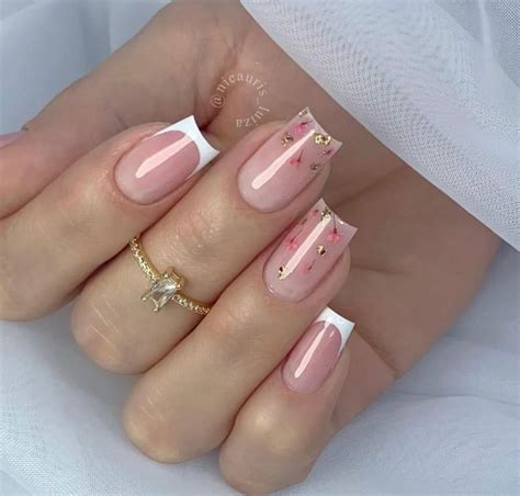 Francesinha Unha Quadrada - Unha quadrada elegante delicada | Modelos de francesinha, Unhas ...