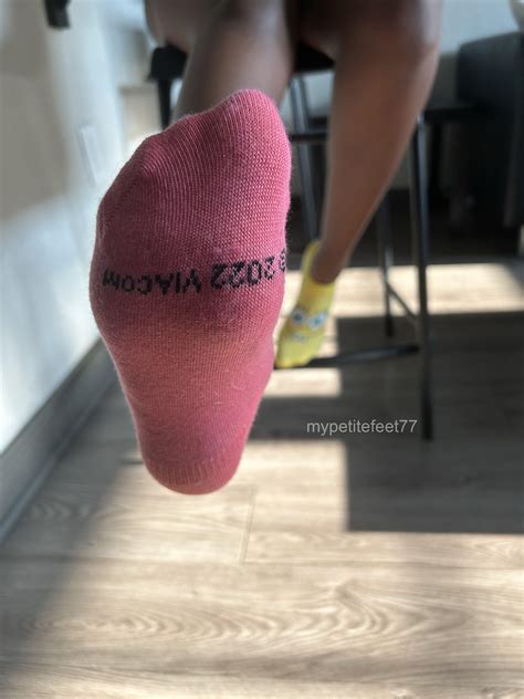 17 best u/mypetitefeet77 images on Pholder | Foot Sniffing, Sockfetish