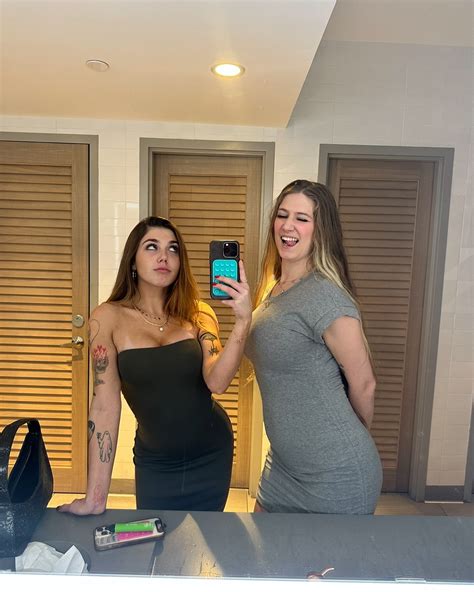 Alexis Evans | Comment “💜” for a smooch | Instagram