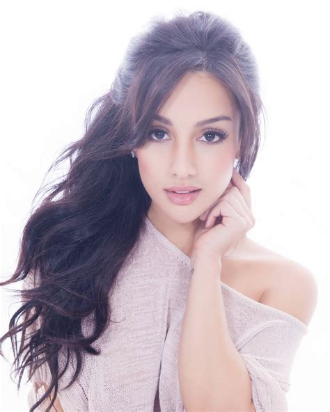7 Reasons Why Everyone's Obsessed With The Hottest Women Celebrity Image 19