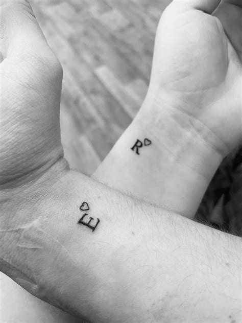 couple tattoo finger
