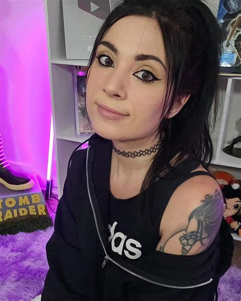 69 best r/meloniemac images on Pholder | Melonie Mac wants press up