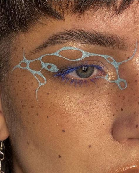 Pin by AN.VA. on https://www. | Eye makeup, Eyeliner, Creative eye makeup