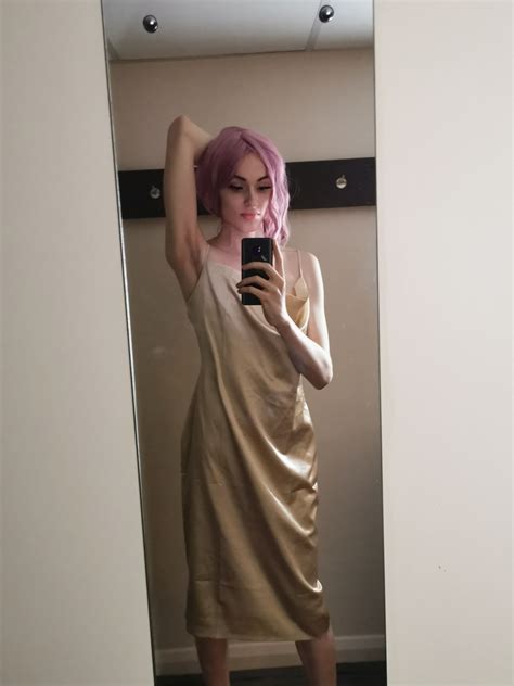 Not sure if I pull it off : r/crossdressing