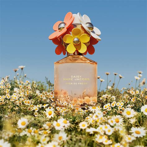 Marc Jacobs Daisy Ever So Fresh: Juicy Mango, Fizzy Mandarin, Dreamy