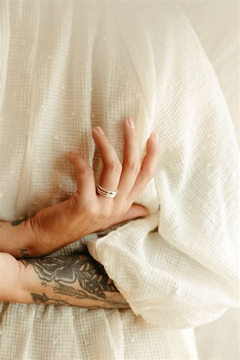 Melted Emerald Band Ring – Happydashery