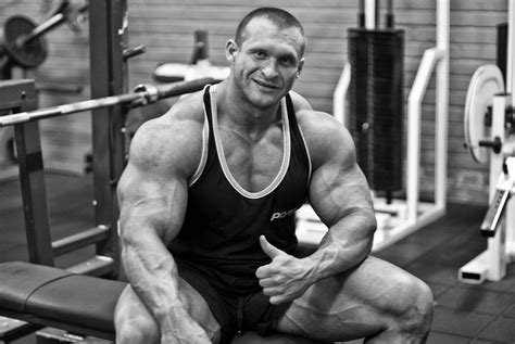 Muscle Lover: Slovakian bodybuilder Lukas Gabris