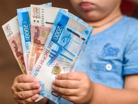 В Госдуме одобрили выплаты в августе 10 000 рублей на детей до 16 лет ...
