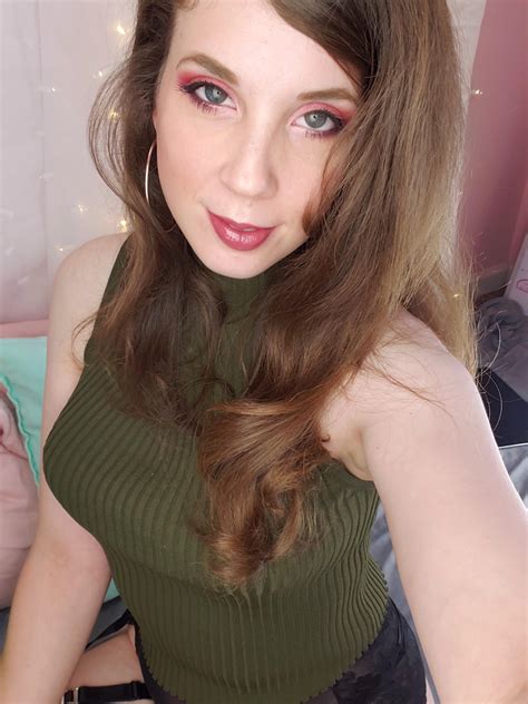 Happy Wednesday! I am so ready for you in these high heels and