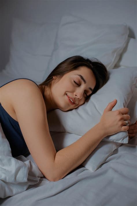 Is It Bad to Sleep Right After Eating? Food and Sleep Link | Signos