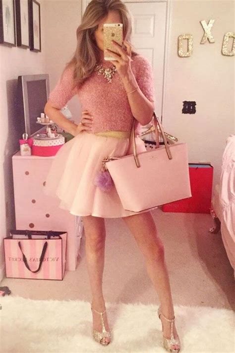 How to Be a Girly Girl: 7 Tips of How to Be More Girly - LadyLife