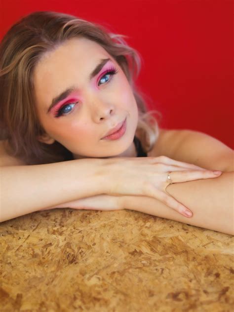 Kitty Willow Hinde (@kittysblind) • Instagram photos and videos