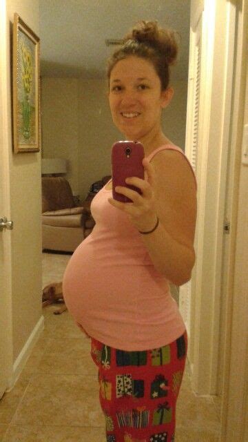 34 weeks! | Pregnant belly, Pencil skirt, Pregnancy