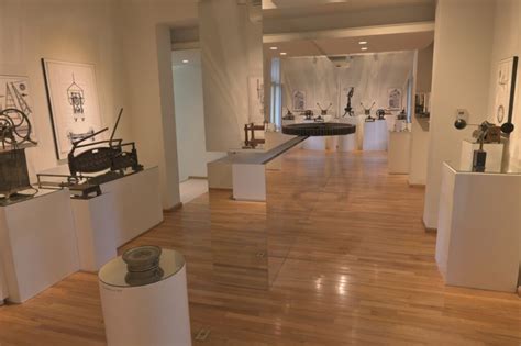 chilango sinsentido en el modo la expo  los objetos mas surrealistas