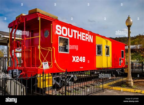 Railroad caboose hi-res stock photography and images - Alamy