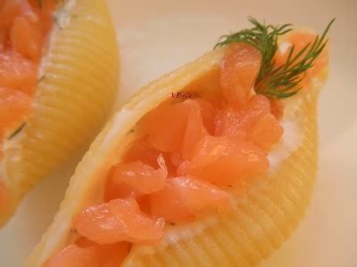 Ракушки (конкильони) со слабосоленой семгой : Вторые блюда