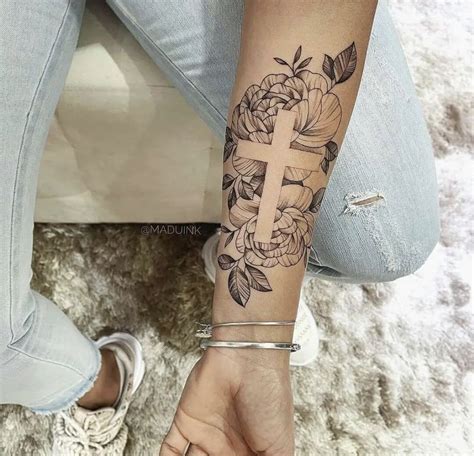 Arm Band Tattoo For Women, Cross Tattoos For Women, Beautiful Tattoos ...