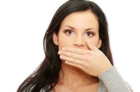 Немеют губы: причины и методы устранения онемения