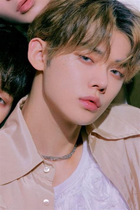 Pin by Lilia Vanessa on yeonjun | Txt, Choi daniel, Cute simple wallpapers