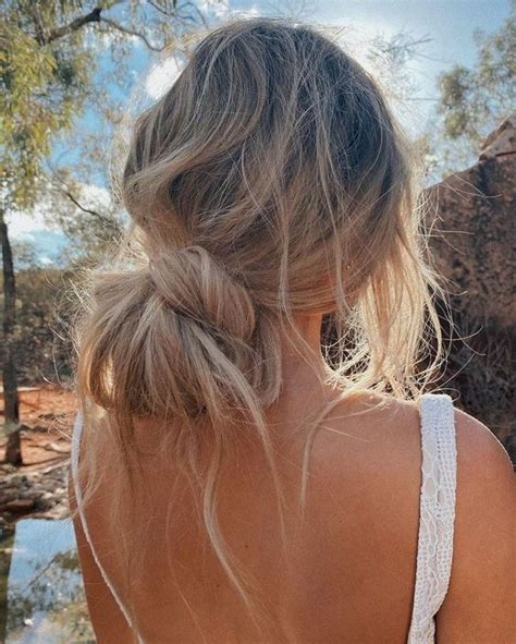 idees de chignon bas faciles  modernes le mag beaute