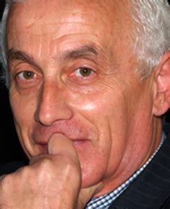 Панко Анчев, литературен критик: Критиката се превърна в коментар и ...