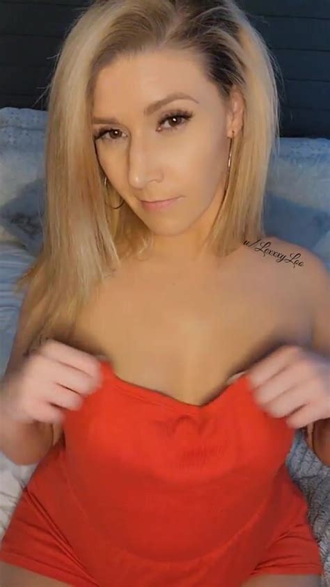 Want to play with the Texan MILF next door?