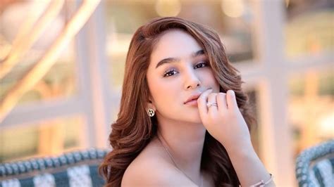 absent    divorce session hana hanifah accuses randy