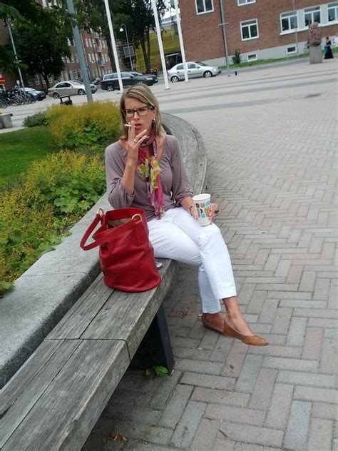 milf  red bag  milf smoking anci perfect flickr
