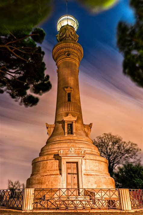 perche ce  faro nel centro  roma ecco dove