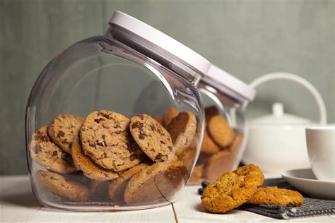 Amazon.com: OXO Good Grips Airtight POP Medium Cookie Jar (3.0 Qt