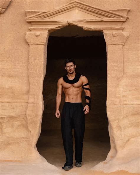 Павло Дуров робив пластику та пересадку волосся — фото тоді і зараз