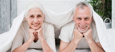 Liebe im Alter - Partnersuche und das Entdecken neuer Liebe nach 60