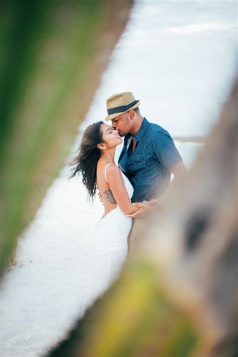 Honeymoon in Paradise in Aruba | Flytographer