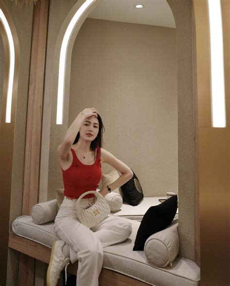 Phương Anh Đào khoe visual xinh đẹp , netizen gọi tên Lingling Kwong