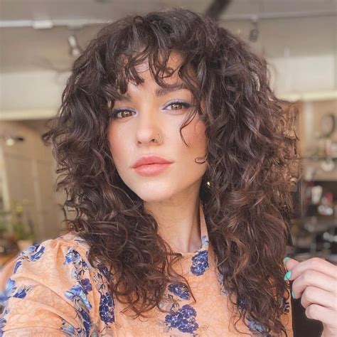reasons    wear  fringe     curly hair