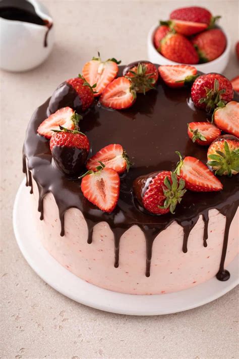 chocolate cake with strawberries 9