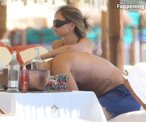 Leni Klum Displays Her Sexy Tits & Butt in a Red Bikini (32 Photos