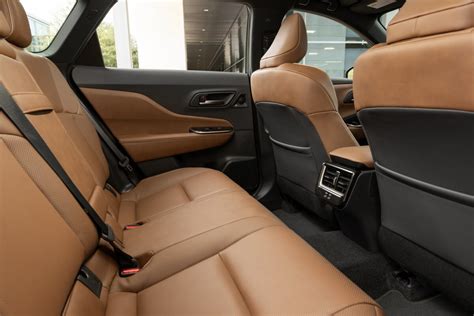 2025 Toyota Crown Signia: 47 Interior Photos | U.S. News